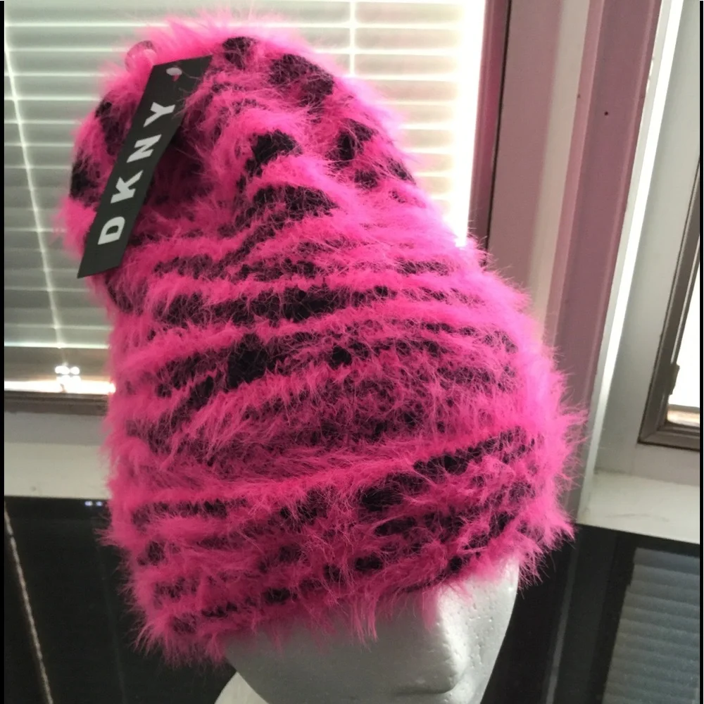 DKNY Hat Women’s Leopard Pink & Black Winter Donna Karan New York Beanie New